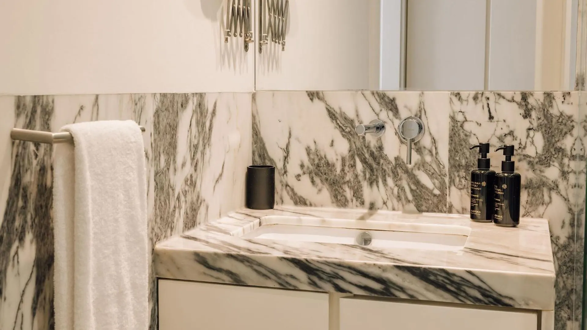Ferienwohnung Ando Living - Sao Nicolau House Lissabon