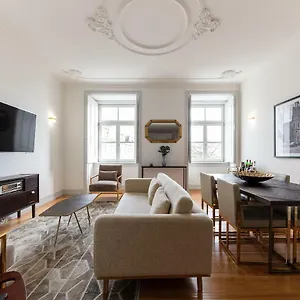 Riverside Downtown Deluxe Apartment