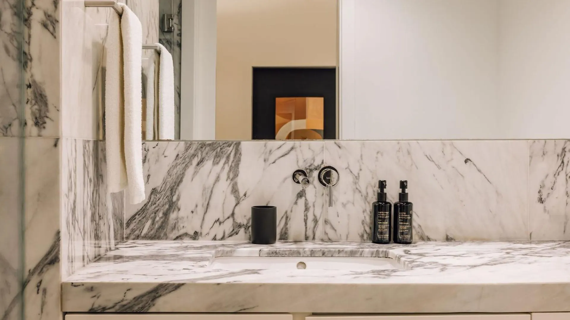 Ando Living - Sao Nicolau House Apartment Lisbon